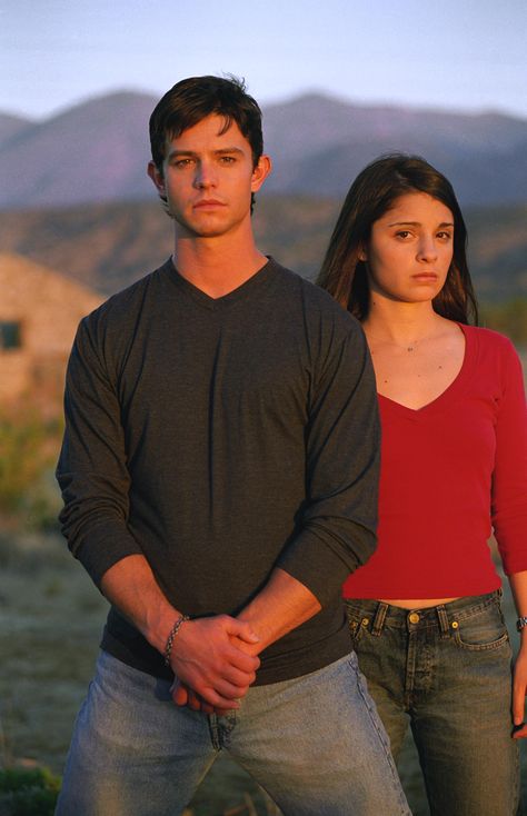 Roswell 1999 Aesthetic, Roswell Tv Show 1999 Outfits, Roswell Max And Liz, Max Evans Roswell, Roswell Cast, Michael And Alex Roswell New Mexico, Jason Behr, Roswell Tv Series, Roswell Tv Show 1999