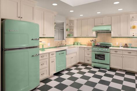 Mint Green Retro Kitchen, 50s Kitchen Cabinets, 50s Kitchen Aesthetic, Fallout Kitchen, Retro Kitchen Remodel, 50s Interior Design, 50’s Kitchen, Kitchen With Brick Wall, 50s Interior