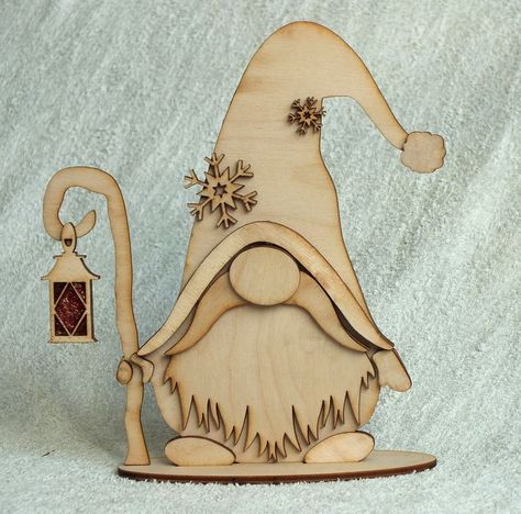 Christmas Cutouts, Scroll Saw Patterns Free, Christmas Yard Art, Laser Cut Wood Crafts, Laser Engraved Ideas, Silhouette Christmas, Diy Gnomes, Christmas Wood Crafts, Gnomes Crafts