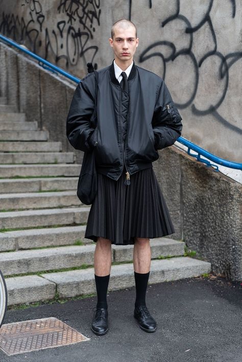 Men In Skirts Fashion Editorial, Techno Street Style, Men Skirts Outfits, Formal Enby Outfits, Skirt Masc Outfit, Nonbinary Skirt Outfits, Men In Skirts Punk, Men In Dresses Fashion, Man In Skirt Outfit