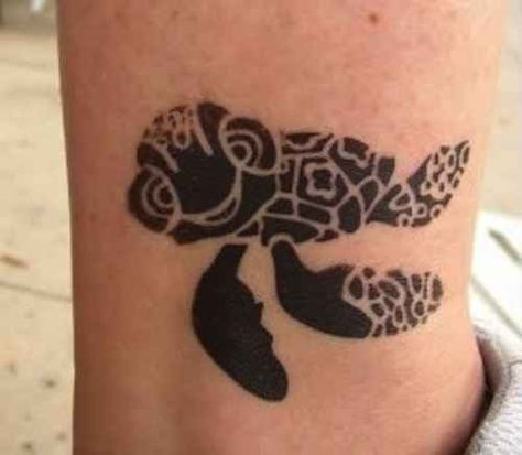 Finding Nemo | 23 Stunningly Subtle Disney Tattoos Fin Noggin Dude, Crush Tattoo, Disney Tattoo, Turtle Tattoo, 1 Tattoo, Subtle Tattoos, Dream Tattoos, Disney Tattoos, Finding Nemo