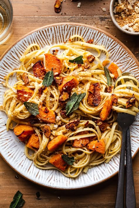 Miso Pumpkin, Pasta Pumpkin, Pumpkin Noodles, Pumpkin Pasta Recipe, Fall Pasta, Lazy Cat Kitchen, Simple Pasta, Cat Kitchen, Easy Pasta Dinner