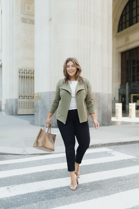 Plus Size Business Casual Outfits, Plus Size Work Wear, Winter Closet, Black Jeans Outfit, 2024 Style, Fall Denim, Prime Day, Curvy Outfits, Sweaters And Jeans