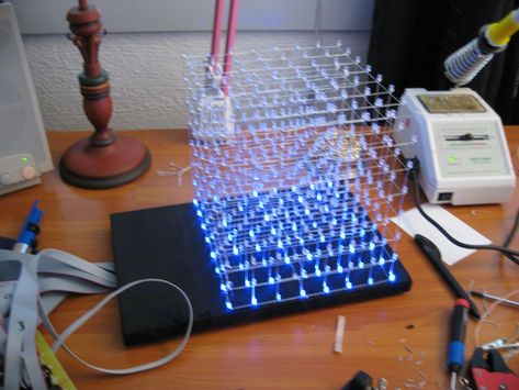 Led Cube Arduino, Diy Tech Gadgets, Arduino Laser, Arduino Led, Light Cube, Arduino Programming, Led Cube, Arduino Robot, Diy Tech