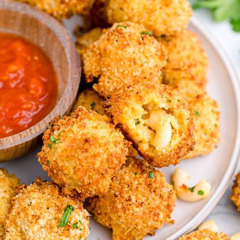 Air Fryer Mac and Cheese Bites Mac N Cheese Bites Recipe, Mac N Cheese Appetizer, Homemade Mac And Cheese Bites, Air Fryer Mac And Cheese Bites, Air Fryer Mac And Cheese Balls, Mac And Cheese Bites Air Fryer, Mac And Cheese Appetizer, Homeade Mac And Cheese, Mac And Cheese Bites Recipe