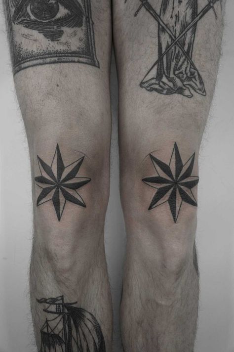 Blackwork style matching compass rose tattoos inked on both knees On Knee Tattoo, Compass Star, Siren Tattoo, Feminine Skull Tattoos, Compass Rose Tattoo, Russian Tattoo, Illustration Reference, Feminine Tattoo Sleeves, Goth Tattoo