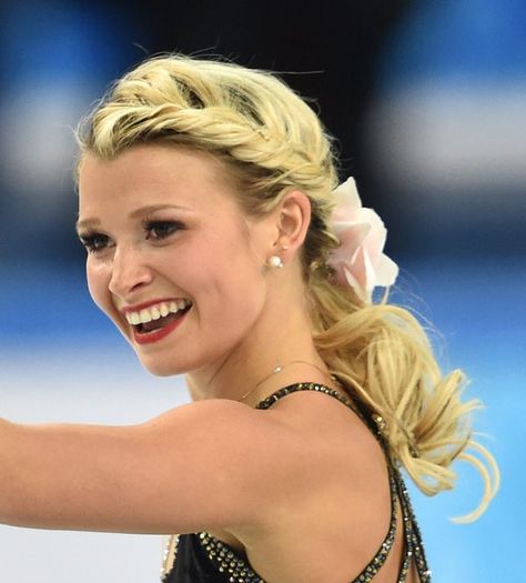 Kirsten Moore-Towers, Canada- Cosmopolitan.com Skating Hairstyles, Skater Hairstyles, Figure Skating Hair, Competition Hair, Ice Skater, Athletic Hairstyles, Popular Hairstyles, Hair Pictures, Figure Skater