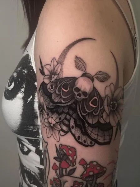 Skull Moth Tattoo, Moth Tattoo Ideas, Moth Tattoo Meaning, Traditional Moth Tattoo, Luna Moth Tattoo, Moth Tattoos, Moth Tattoo Design, Skull Moth, Bug Tattoo