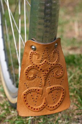 Elegant, stylish, and functional 2 Bike Saddle Bags Diy, Leather Bike Accessories, Leather Bicycle Accessories, Bicycle Handlebar Bag Pattern, Bike Frame Bag, Bicycle Components, Cool Bicycles, Bicycle Accessories, Bicycle Design