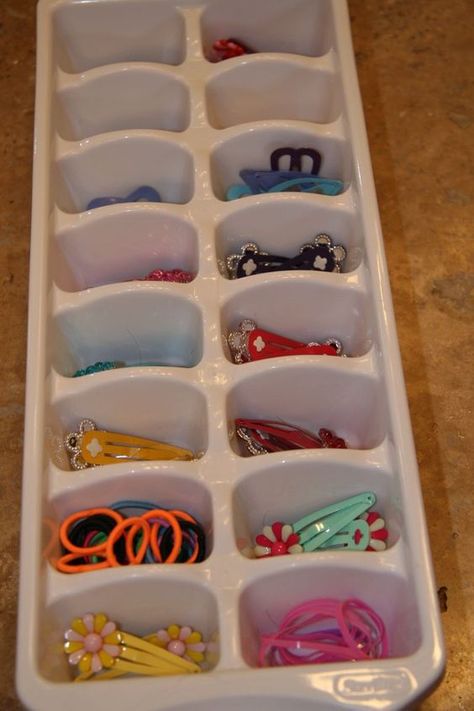 15 Cute Ways To Organize Girls Hair Accessories - Organised Pretty Home Organize Hair Accessories, Hair Accessory Storage Organizers, Hair Accessories Organization, Hair Tie Storage, Diy Organizers, Hair Product Organization, Accessories Organization, Hanging Shoe Rack, Cheap Organization