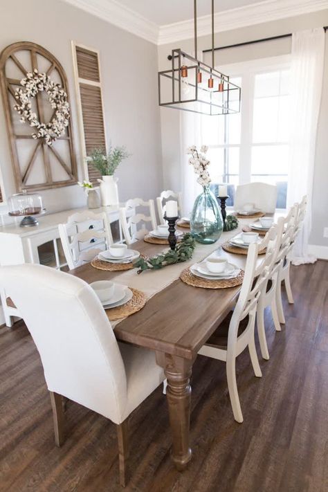 Farmhouse Dining Rooms Decor, Empty Inside, Modern Farmhouse Dining Room, Farmhouse Dining Room Table, Modern Farmhouse Dining, Dining Room Remodel, Dining Room Table Decor, The Golden Girls, Rustic Dining Room