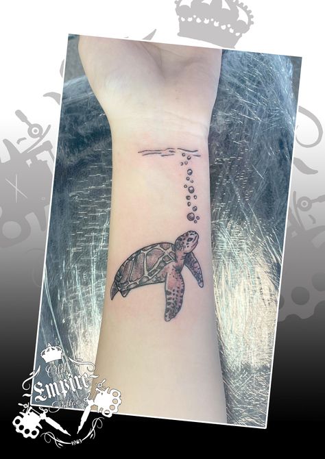 Turtle With Bubbles Tattoo, Bubble Tattoo, Underwater Tattoo, Empire Tattoo, Sea Tattoo, Turtle Tattoo, Fashion Hair, First Tattoo, Tattoo Inspo