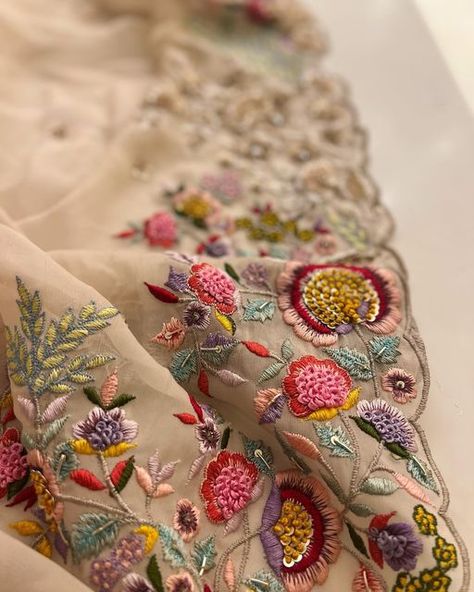 Indian Handwork Embroidery, Colour Board Ideas, Persian Embroidery, Handwork Saree, Ideas For Embroidery, Dressing Design, Embroidery Suit, Indian Saree Blouses Designs, Pakistani Fancy Dresses