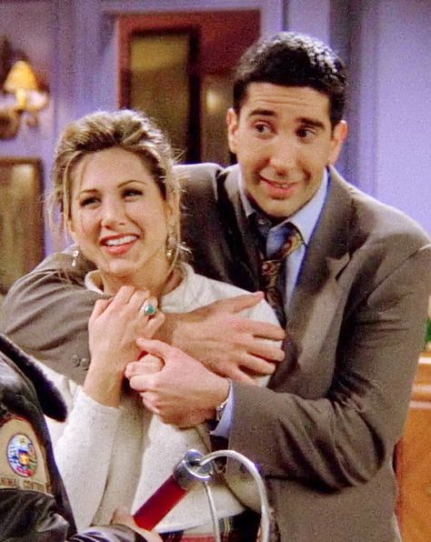 Friends Ross And Rachel, Ross Friends, Chandler Friends, Rachel Green Friends, Friends Best Moments, Ross And Rachel, Friends Scenes, Friends (tv Series), Friends Cast