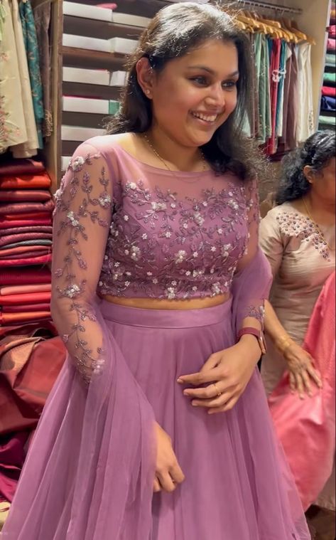 Middy Top Designs, Girls Crop Tops Lehnga Kids, Netted Crop Tops For Lehenga, Latest Crop Top Designs For Lehenga Party Wear, Netted Lehenga Designs, Kerala Lehenga Designs, Sangeeth Dress Designs, Simple Crop Top Lehenga, Net Frock Designs For Women