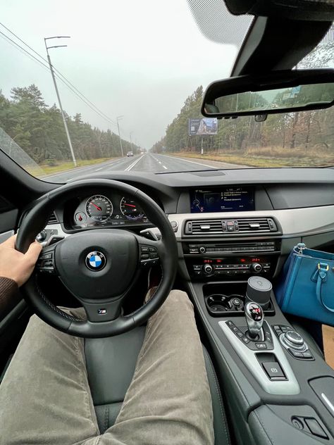 M5 F10 Bmw, Bmw F10 Interior, Old Bmw Aesthetic, Bmw M5 Interior, Car Aesthetic Bmw, Old Bmw Cars, Bmw Car Aesthetic, Bmw I8 Black, Aesthetic Bmw