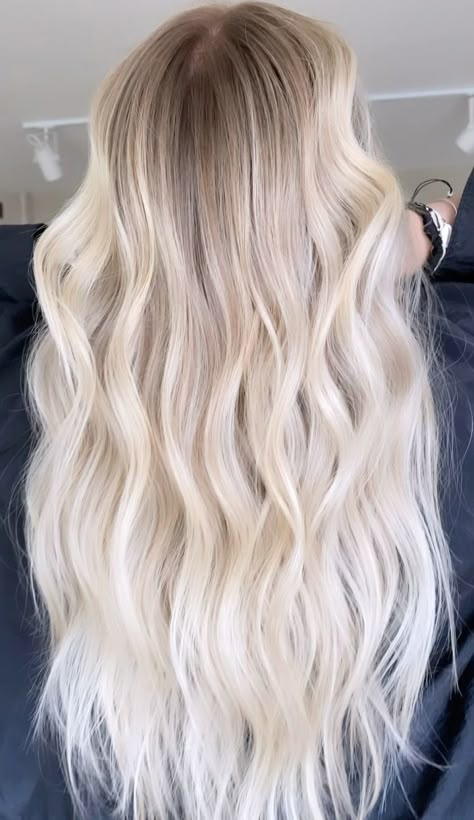 30 Best Balayage Hair to Inspire You Lighten Hair Naturally, Best Balayage, Platinum Blonde Balayage, Blonde Hair Goals, Blonde Hair With Roots, Balayage Long Hair, Ice Blonde Hair, Perfect Blonde Hair, Bright Blonde Hair