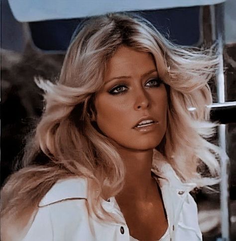 Fara Faucet Hair, Farrah Fawcett Makeup, Fara Fawcett, Farrah Fawcett 70s, Farah Fawcett Hair, Blond Bombshell, Farah Fawcett, Layers Hairstyles, Farrah Fawcet