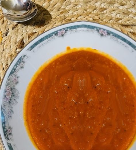 Soup In The Crockpot, Roasted Pepper Soup, Roasted Red Pepper Soup, Red Pepper Soup, Broiler Pan, Slow Cooker Roast, Pepper Soup, Weight Watchers Desserts, Garlic Bulb