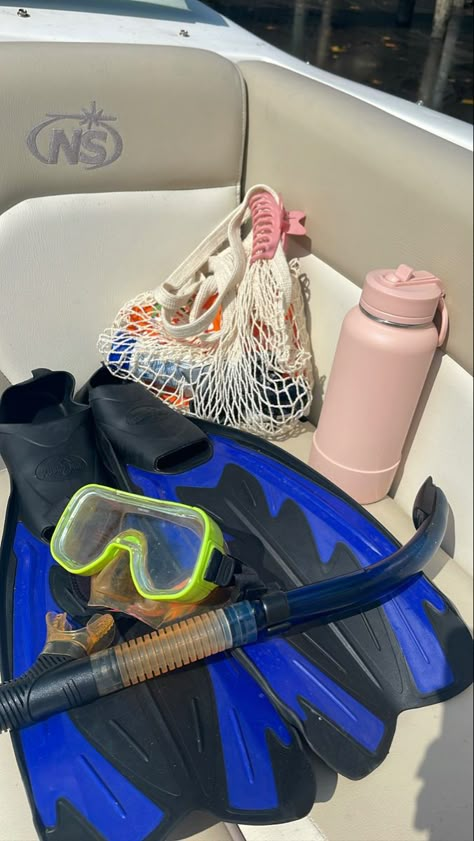 Summer Aesthetic Snorkling, Snorkeling Pictures Aesthetic, Snorchling Aesthetic, Snorkel Aesthetic, Boat Trip Aesthetic, Boat Day Aesthetic, Snorkeling Aesthetic, Florida Snorkeling, Boats Aesthetic