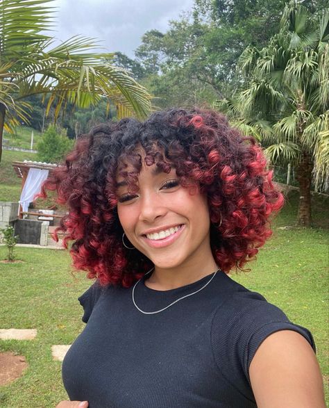 Red Tips On Black Hair, Red Tip Hair, Red Hair Tips, Pretty Short Hair, Cabello Afro Natural, Hair Dye Tips, Red Ombre Hair, Short Hair Highlights, Dyed Curly Hair