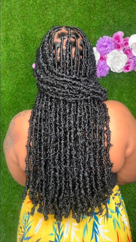 royaltiidesigns_ on Instagram: Style : Waist Length Textured Locs😍😍 ___________________________ #AprilAppointmentsAvailable #texturledocs #fairylocs #boholocs… Butterfly Locs Back Length, Thick Curly Locs, Waist Length Hairstyles, Waist Length Locs, Texture Locs, Waist Length Soft Locs, Textured Locs, Locs Astetic, Butterfly Locs￼