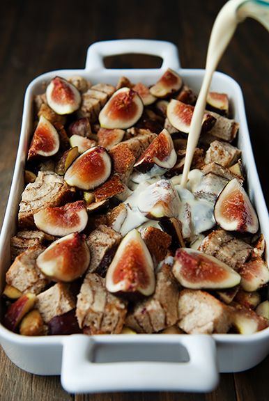 Fig Bread Pudding, Honey Almond Fig Cake, Fig Pudding Recipe, Snacks For Bridge Club, Fig Pie Recipe, Fig Desert, Fresh Fig Recipes, Fig Recipes Dessert, Figgy Pudding Recipe