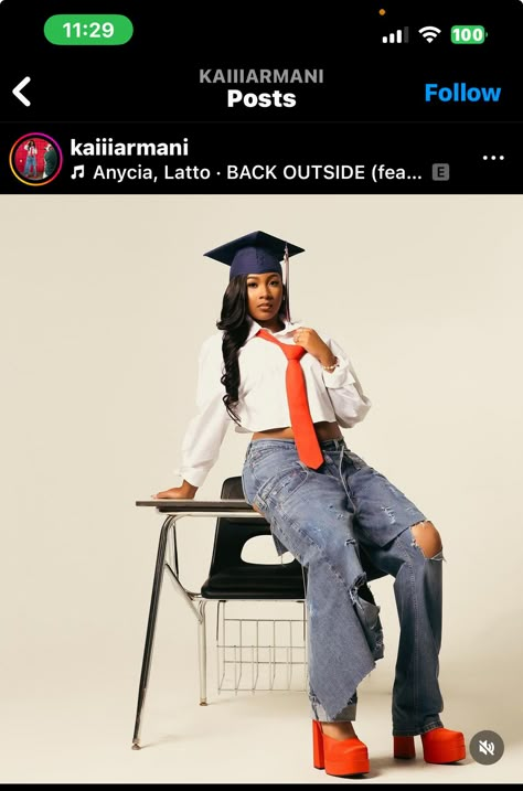 Ncat Graduation Photoshoot, Highschool Graduation Pictures Ideas, 90s Graduation Photoshoot, Graduation Photos Black Women, College Photoshoot Ideas, Psychology Graduation Pictures, Creative Graduation Photoshoot Ideas, High School Graduation Photoshoot Ideas, Grad Outfit Ideas