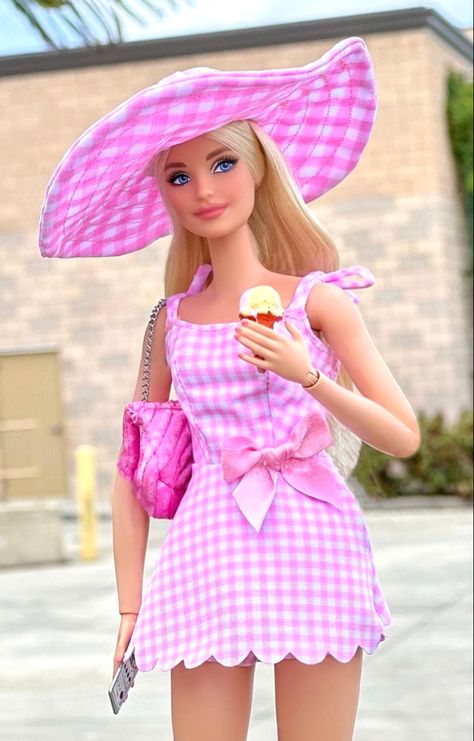 Barbie supermodel Futuristic Helmet, Wednesdays We Wear Pink, 2023 Pink, Custom Barbie, Barbie Costume, Barbie Dress Fashion, Christmas Barbie, Doll Clothes Barbie, Malibu Barbie