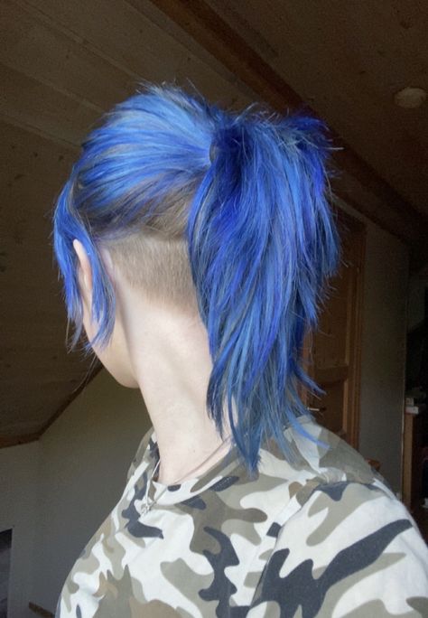 Blue Hair Ponytail, Blue Undercut, Punk Hair Women, Shaved Side Of Head, Undercut Ponytail, Short Blue Hair, Undercut Long Hair, Vinyl Scratch, Hair Undercut