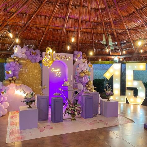 Ballon Garland Purple And Gold, Quinceanera Backdrop Ideas Head Tables, Rupunzle Quinceanera Theme, Indian Sweet 16, Rapunzel 15 Theme, Rapunzel Quinceanera Theme, Purple Quinceanera Theme, 15th Birthday Decorations, Sweet 16 Party Themes