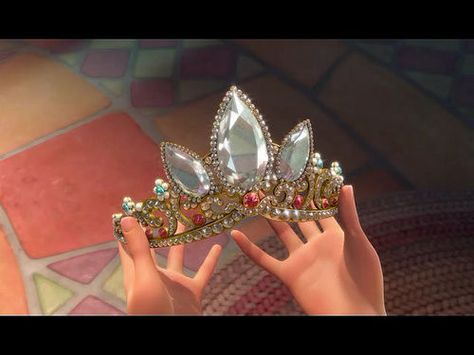 Rapunzel's tiara Rapunzel Halloween Costume, Tiara Tattoo, Disney Princess Halloween Costumes, Rapunzel Crown, Rapunzel Wedding, Rapunzel Cosplay, Rapunzel Costume, Rapunzel Party, Crown Aesthetic