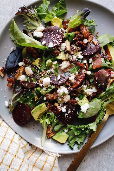 Beet and Avocado Salad (with bacon and feta too!) - The Fig Jar Beet And Avocado Salad, Beet Feta Salad, Spinach Goat Cheese Salad, Epic Meal Time, Summer Corn Salad, Fun Salads, Comfort Soup, Goat Cheese Salad, Yummy Salad Recipes