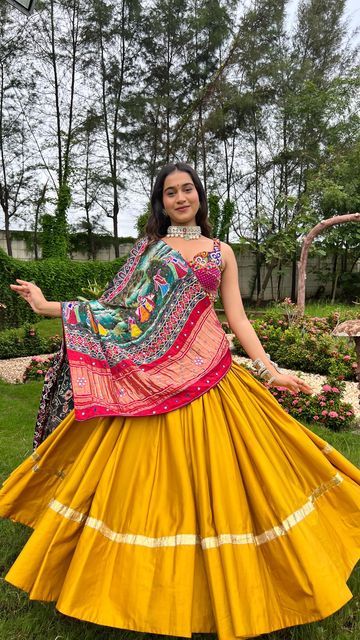 Multi Colour Lehenga For Navratri, Yellow Garba Outfit, Lengha Design For Navratri, Patola Chaniya Choli For Wedding, Yellow Navratri Outfit, Yellow Chaniya Choli For Navratri, Chaniya Choli Ideas For Navratri, Prachi Solanki Chaniya Choli, Chaniya Designs Style