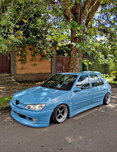 Peugeot 306 stance #stance #pug #peugeot #stance #jdm #france Peugeot Aesthetic, Civic Ef, Slammed Cars, Peugeot 306, Peugeot 406, Formula 1 Car Racing, Stance Cars, Rims For Cars, Car Mods