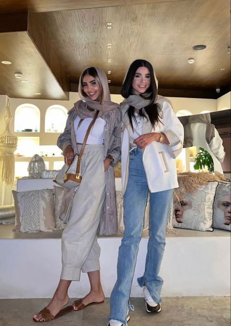 Iran Outfit Street Styles, Summer Iranian Outfits, Persian Women Fashion, Persian Fashion Street Styles, Iran Street Style, Persian Outfits, Women Iran, Iran Style, Persian Street Style