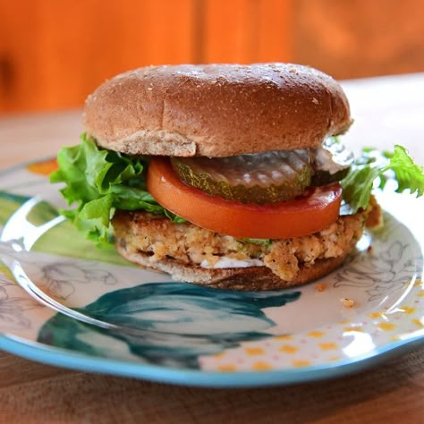 Salmon Burgers By Ree Drummond Salmon Burgers Recipe, Best Turkey Recipe, Salmon Burger Recipe, Ree Drummond Recipes, Burger Recipes Beef, Turkey Burger Recipes, Seafood Seasoning, Salmon Cakes, Pioneer Woman Recipes