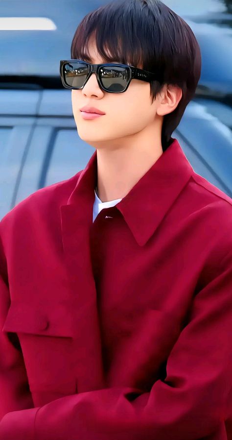 Kim Seokjin Boyfriend Material, Jin Worldwide Handsome, Jin Bts Wallpaper, Jin Boyfriend, Jin Wwh, Kim Seok Jin, Handsome Older Men, Bts Aesthetic Wallpaper For Phone, Bts Wallpaper Lyrics