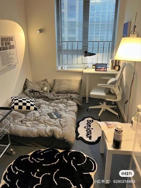 Bedroom Ideas Street Style, Room Aesthetic Ideas, Aesthetic Bedroom Design, Decor Bedroom Aesthetic, Glamorous Home, Wall Decor Aesthetic, Aesthetic Wall Decor, Wallpaper Wall Decor, Bedroom Setup