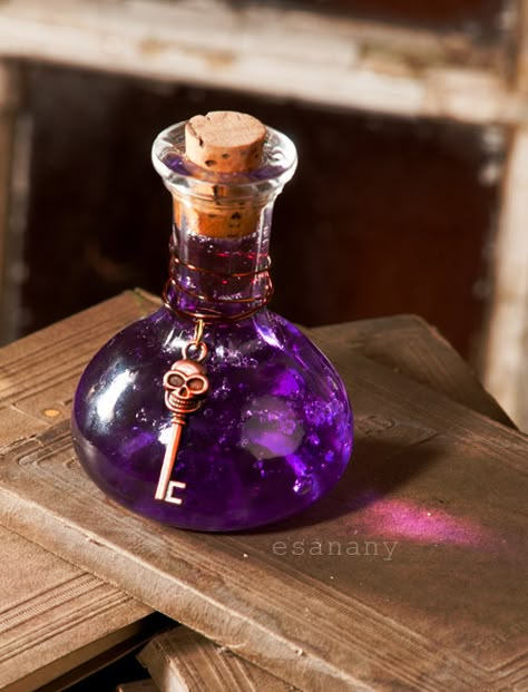 Apothecary Potions, Magic Artifacts, Magical Artifacts, Magical Aesthetic, Purple Potion, Pretty Bottles, Halloween Potion, Halloween Potion Bottles, Magic Bottles