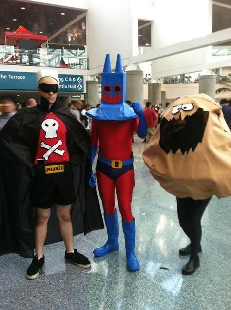 19 Disfraces para Halloween inspirados en villanos Funny Spongebob Costumes, Spongebob Party Outfit, Bubble Costume, Spongebob Halloween, Spongebob Costume, Original Halloween Costumes, Spongebob Birthday Party, Drag Make-up, Spongebob Party