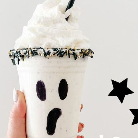 @mypinkboxco on Instagram: "My kids look forward to this treat every spooky season! We included this fun and simple recipe in with the holiday box this year and thought we share here too! ✨SPOOKY I SCREAM MILKSHAKE Ingredients: • 3 cups of your favorite vanilla ice scream • 2 cups whole milk • 1tsp vanilla • Marshmallow fluff • Black sprinkles or crushed Oreos • Whipped cream • Clear plastic cups • Black Sharpie Directions: First, draw a ghost face with your black sharpie on your cl Pudding Ghost Cups, Spooky Ice Cream, S’mores Ghost Dip, Marshmallow Fluff Ghost Cup, Ghost With Iced Coffee, Halloween Ice Cream, Halloween Breakfast, Vanilla Marshmallows, Apple Treat