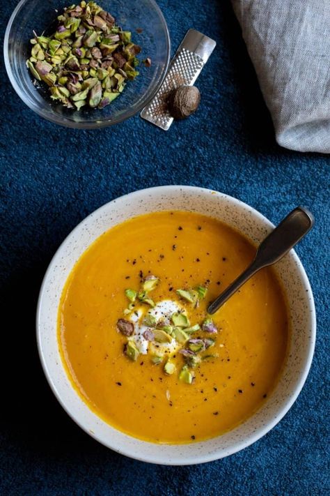 Carrot Ginger Soup with Crème Fraiche - Vanilla Bean Cuisine How To Cook Kale, Carrot Ginger Soup, Creamy Crab, Ginger Soup, Crab Soup, Cucumber Tomato Salad, Carrot And Ginger, Vegetable Broth, Spicy Sausage