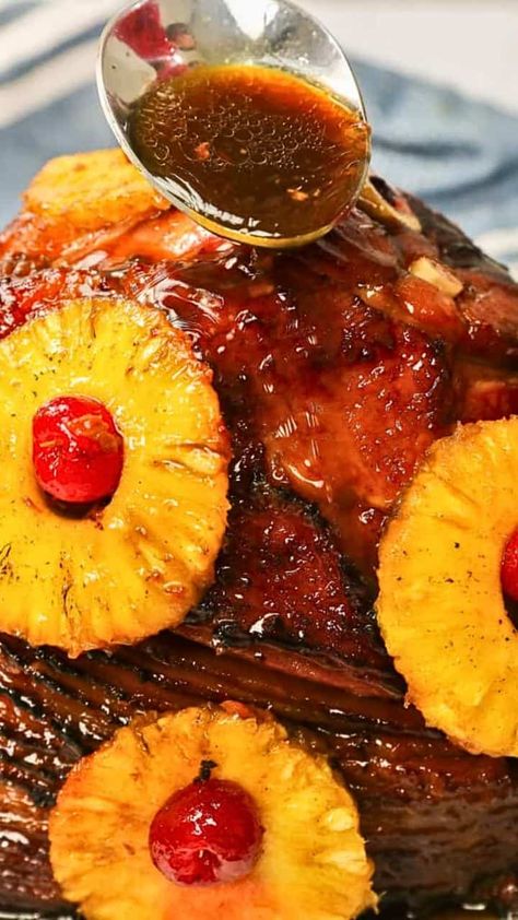 Glazed Ham With Pineapple, Pineapple Honey Glazed Ham, Pineapple Glaze For Ham, Ham With Pineapple, Honey Ham Glaze Recipe, Baked Ham With Pineapple, Smoked Ham Recipe, Holiday Ham Recipes, Cooked Pineapple