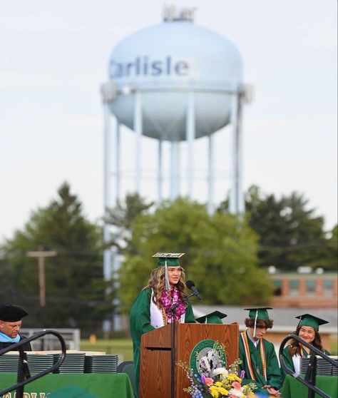 pic cred - jason malmont, the sentinel #aesthetic #graduation #friendship #highschoolgraduation #sunset #speaker #leadership Leadership Aesthetic, Magic Emoji, Graduation Speech, Vision Board Examples, Grad Photos, Junior Year, High School Graduation, 2024 Vision, School Year