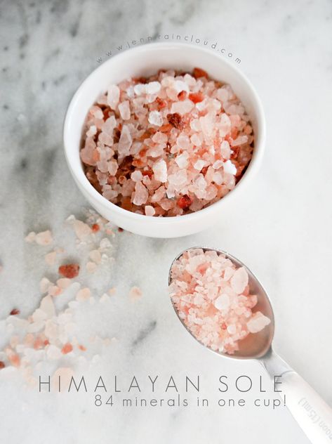 Himalayan Sole.... 84 minerals in one cup! - Jenni Raincloud Diy Makeup Recipe, Diy Body Scrubs, Health Posts, Hydration Drink, Sole Water, Makeup Recipes, Pink Sea Salt, Himalayan Sea Salt, Bath Soaks