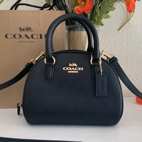 Authentic Coach Sydney Satchel Crossbody bag Coach Sydney Satchel, Coach Bag Outfit Style, Mom Handbags, Satchel Outfit, Coach Bag Outfit, Crossbody Coach, My Style Bags, Luxury Bags Collection, Coach Satchel