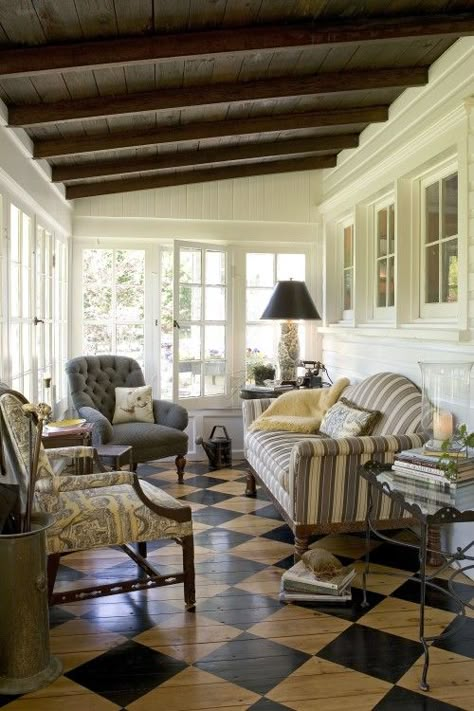 Traditional Porch, Sunroom Designs, Painted Floor, House With Porch, Painted Floors, A Living Room, Home Fashion, Home Interior, Home Design