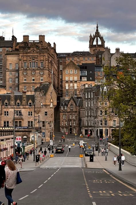 44 Unique & Fun Things to do in Edinburgh, Scotland Edinburgh City Aesthetic, Travel To Edinburgh, Vision Board Edinburgh, Princess Street Edinburgh, Living In Edinburgh, Edinburgh Bucket List, Things To Do In York England, Edinburgh Instagram Pictures, Edenborough Scotland