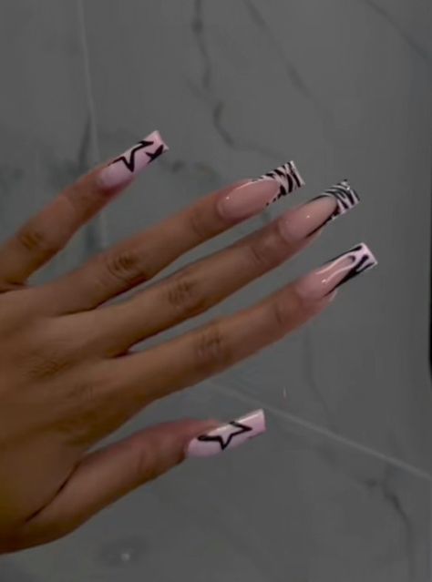 Simple Nail Sets, Short Dope Nails, Square Nails Ideas Medium, Drip Nails, Her Nails, Short Square Acrylic Nails, Bling Acrylic Nails, Acrylic Nails Coffin Short, Short Acrylic Nails Designs